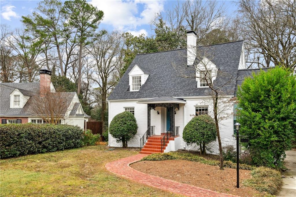 2878 N Hills Drive NE