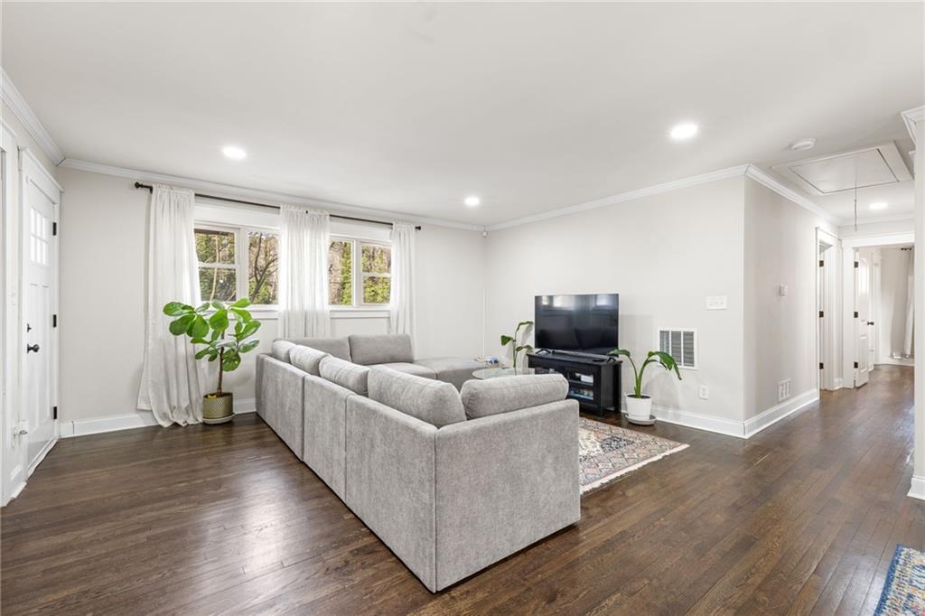 413 Virginia Place SE