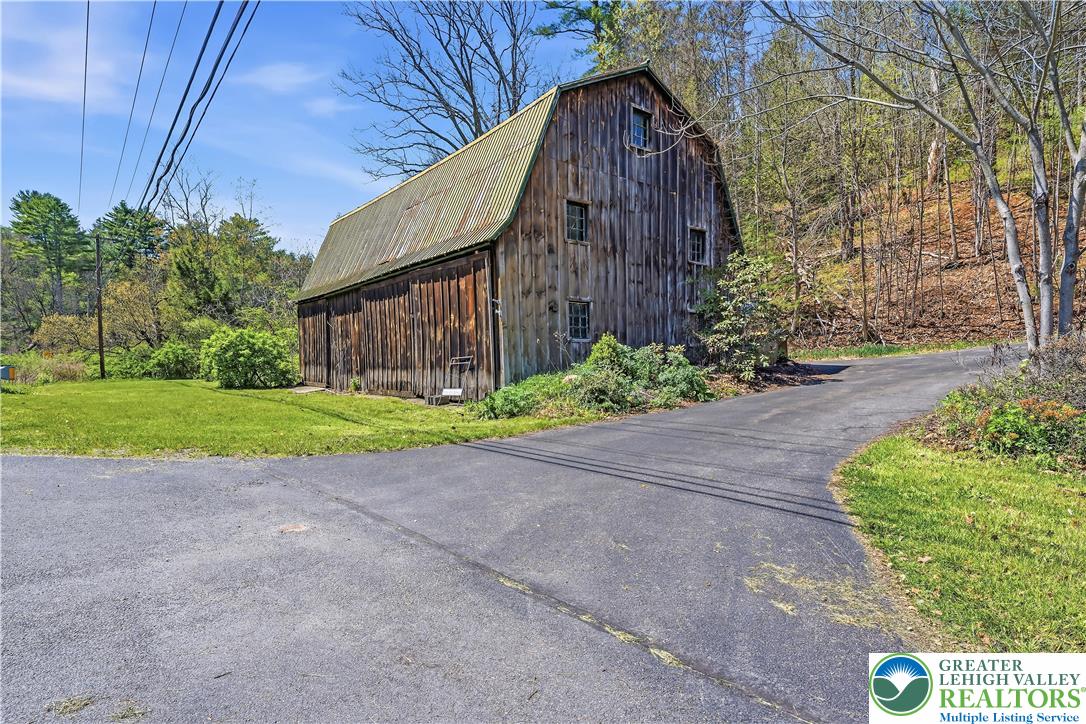 216 Merwinsburg Road