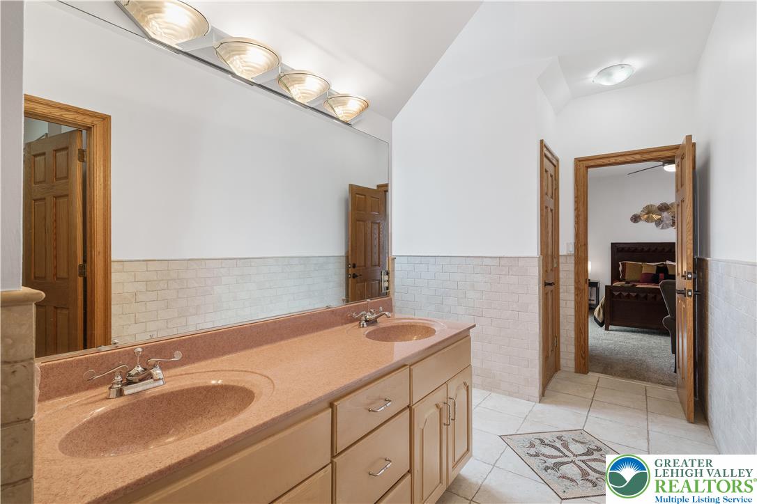 216 Merwinsburg Road