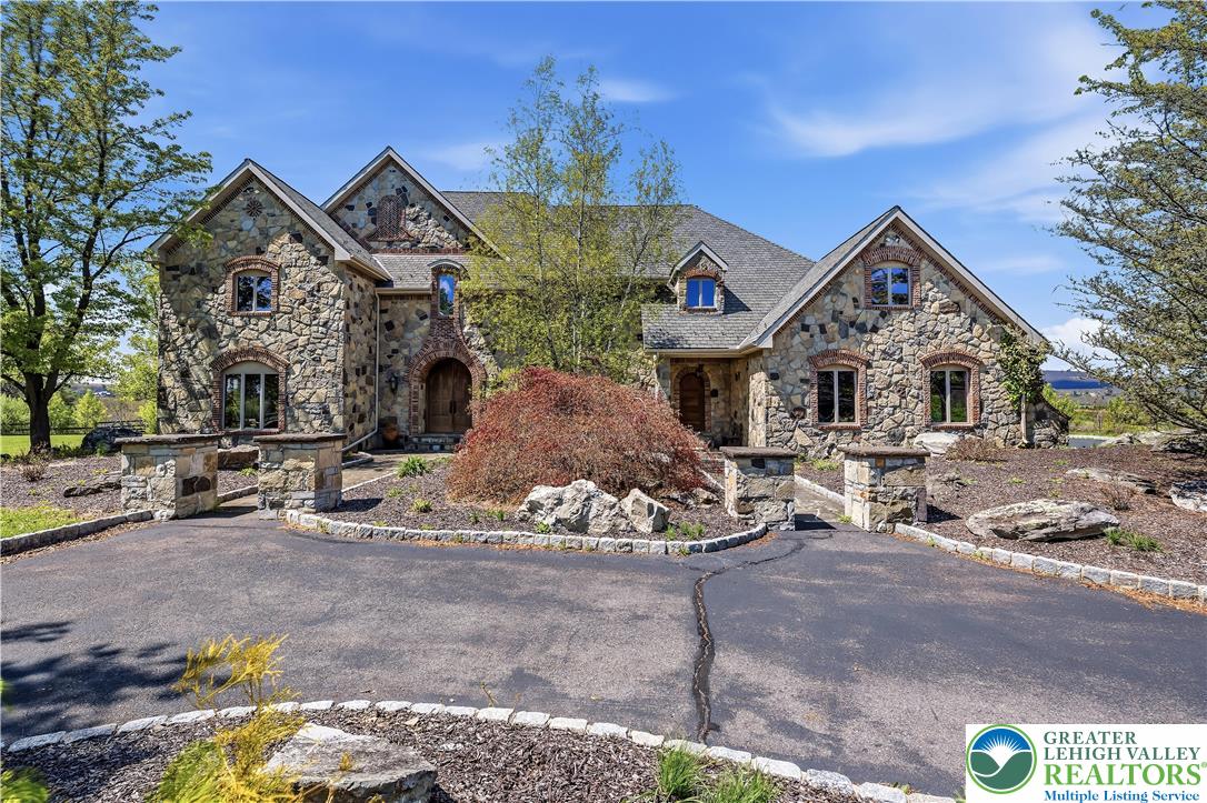 216 Merwinsburg Road