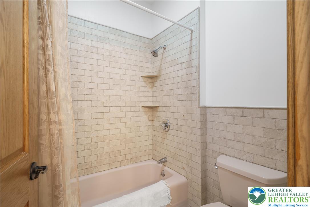 216 Merwinsburg Road