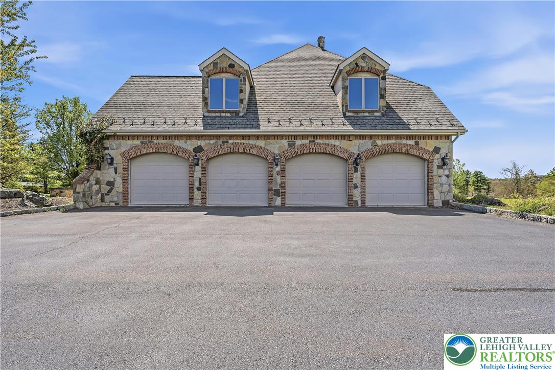 216 Merwinsburg Road