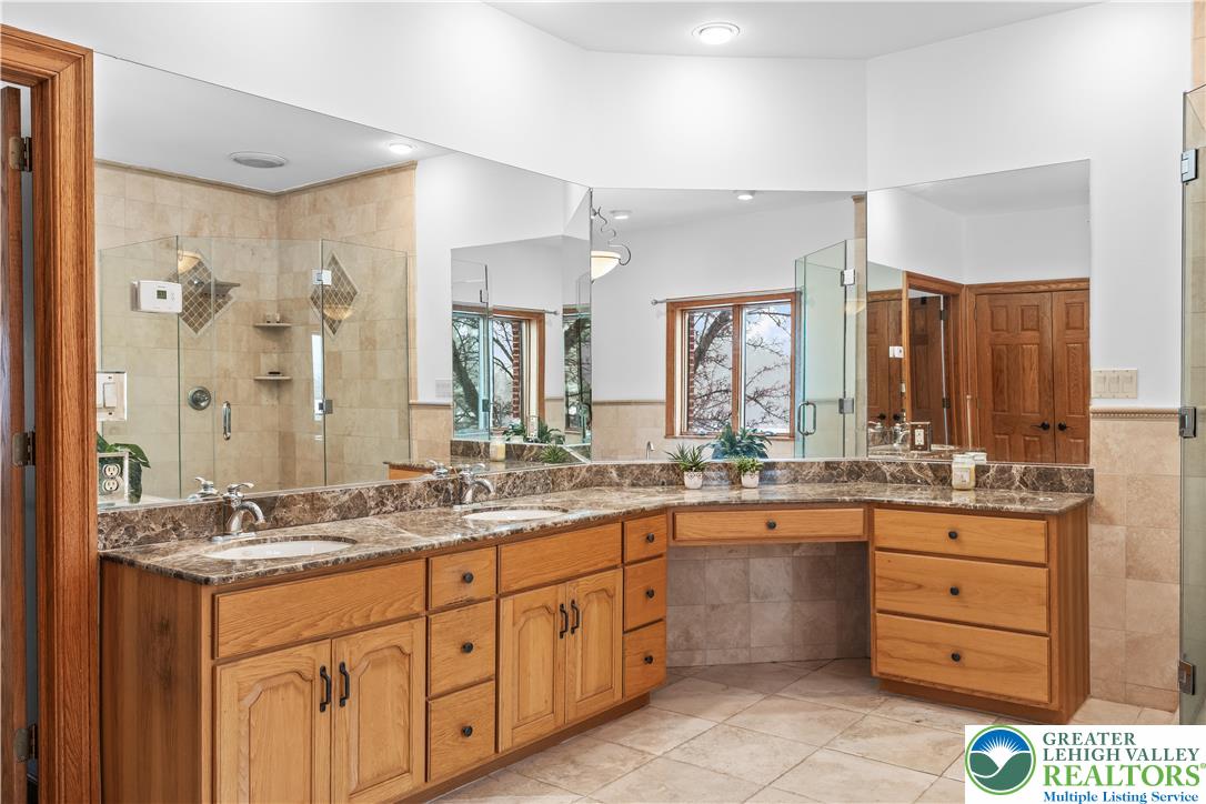 216 Merwinsburg Road