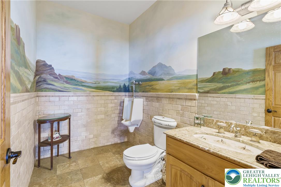 216 Merwinsburg Road