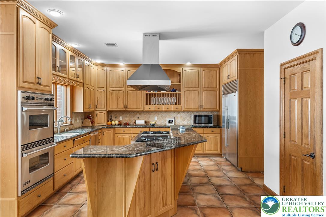 216 Merwinsburg Road