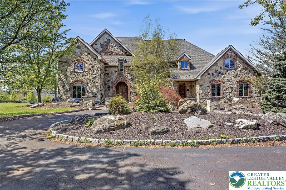 216 Merwinsburg Road