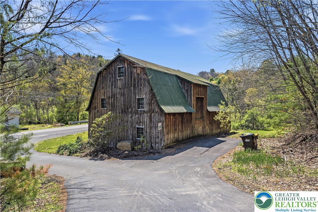 216 Merwinsburg Road
