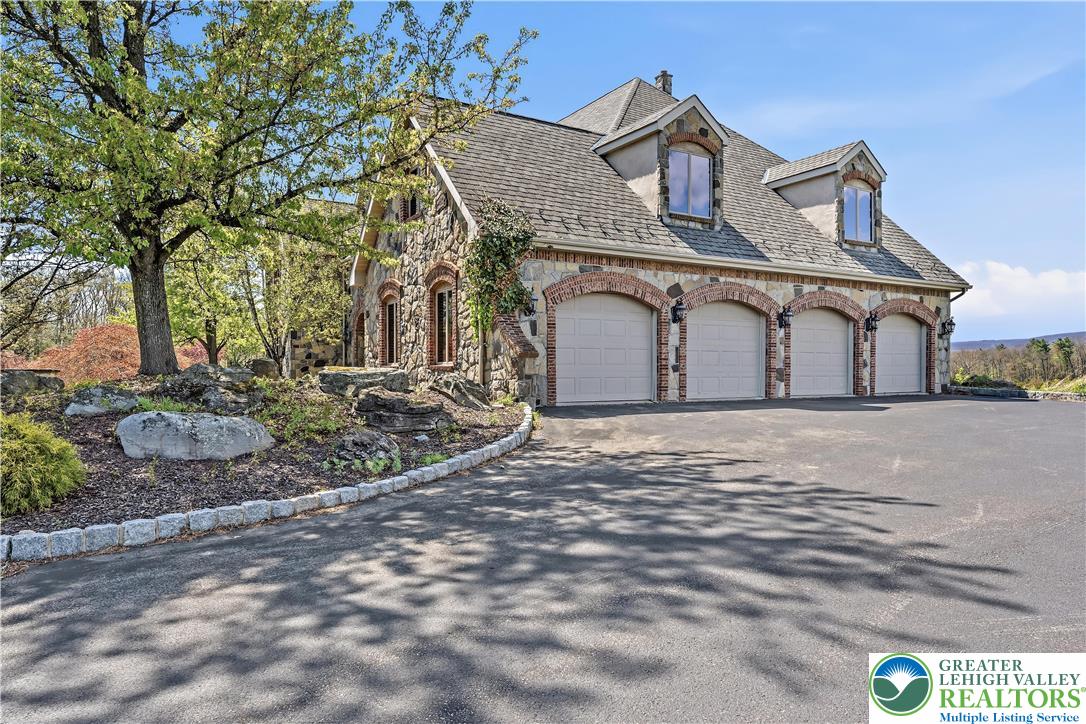 216 Merwinsburg Road