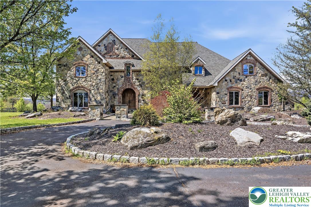 216 Merwinsburg Road