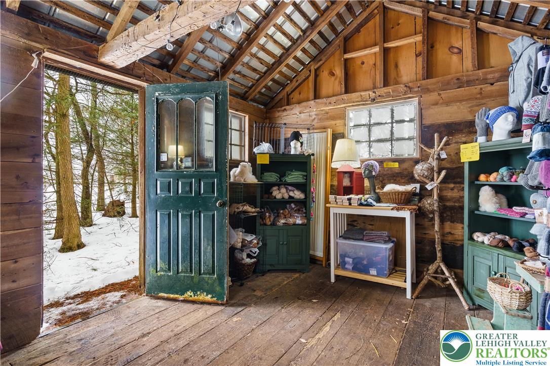 216 Merwinsburg Road