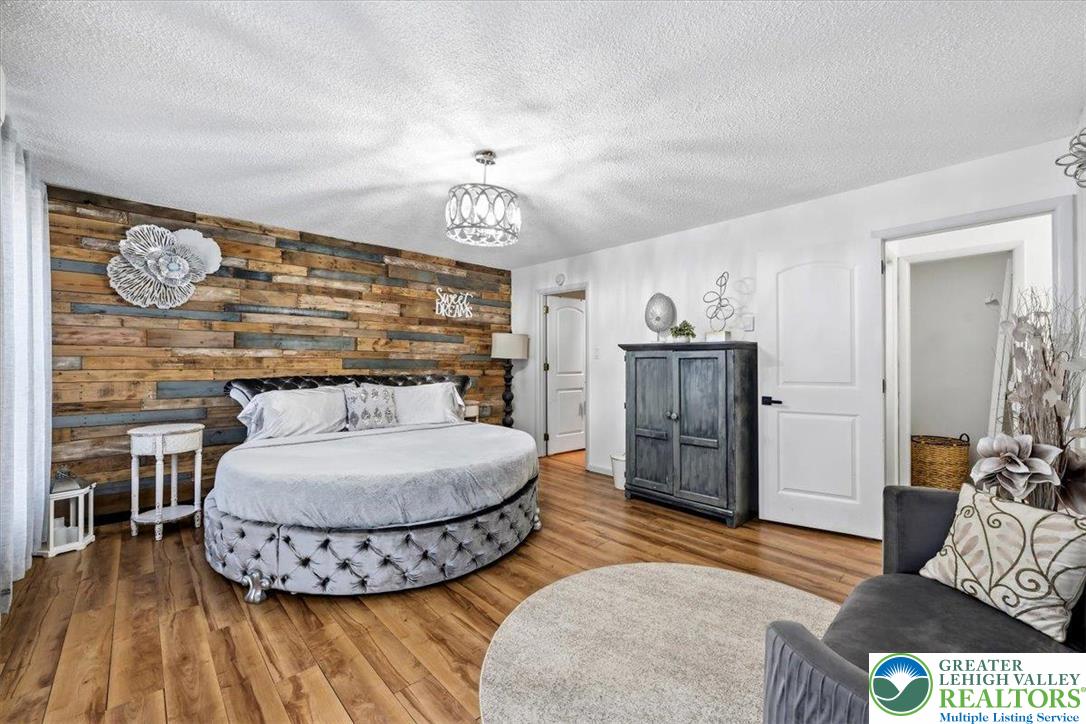 568 South Old Stage Road