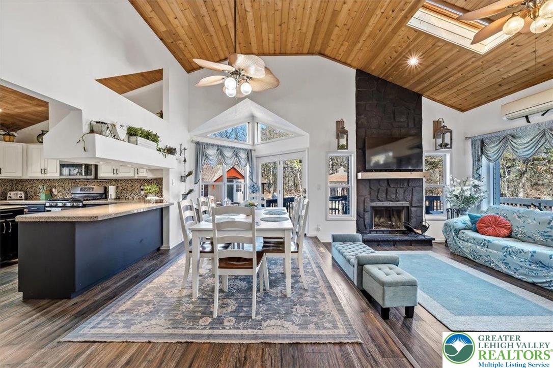 568 South Old Stage Road