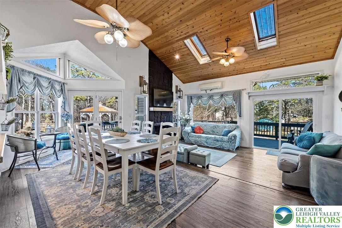 568 South Old Stage Road