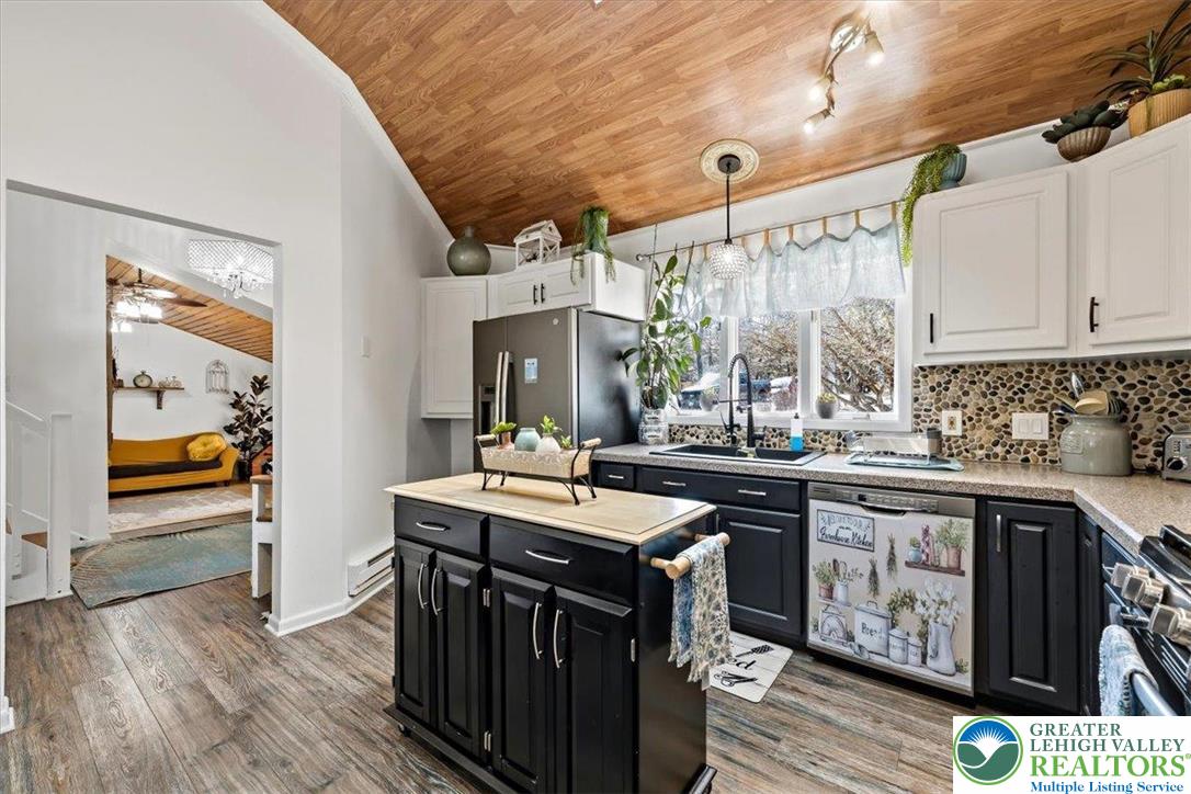 568 South Old Stage Road