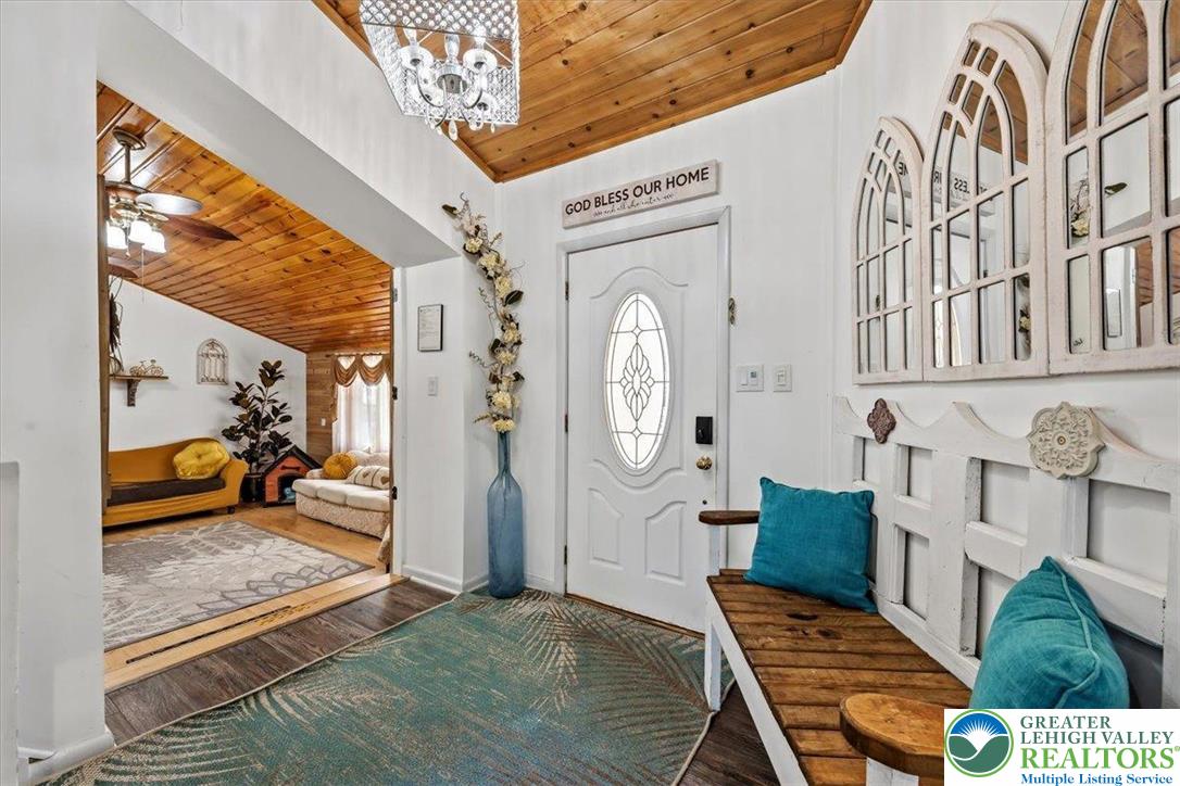 568 South Old Stage Road