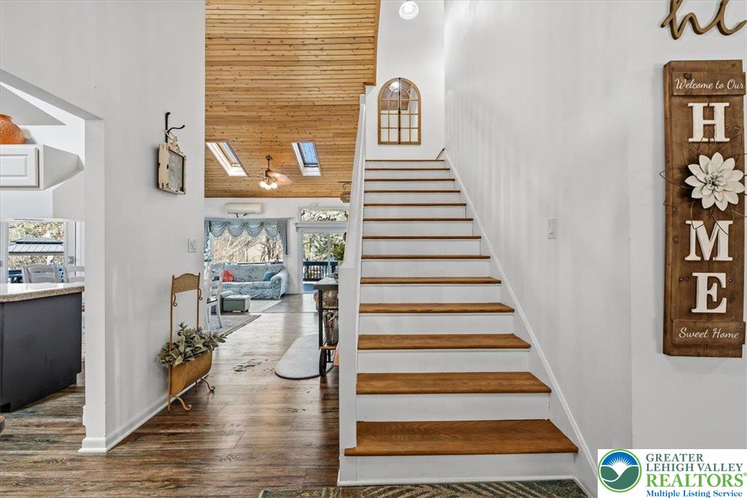 568 South Old Stage Road