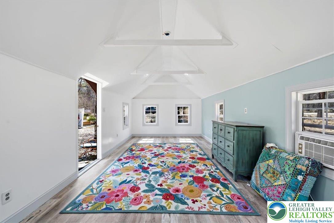 568 South Old Stage Road