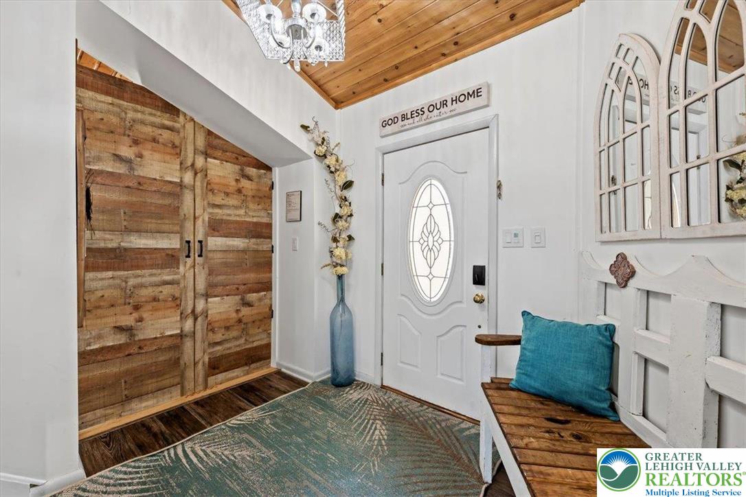 568 South Old Stage Road