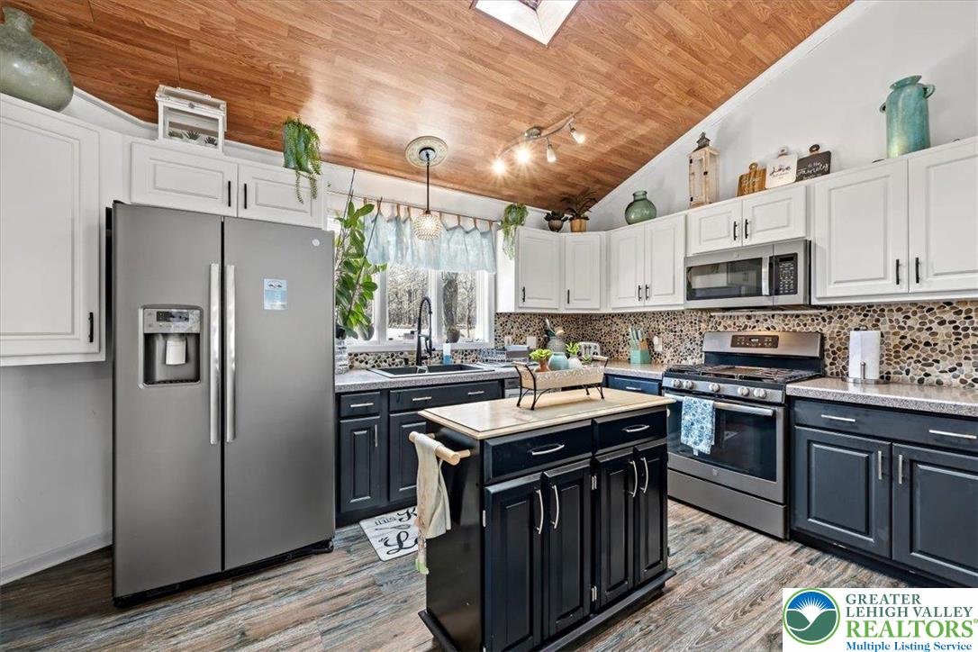 568 South Old Stage Road