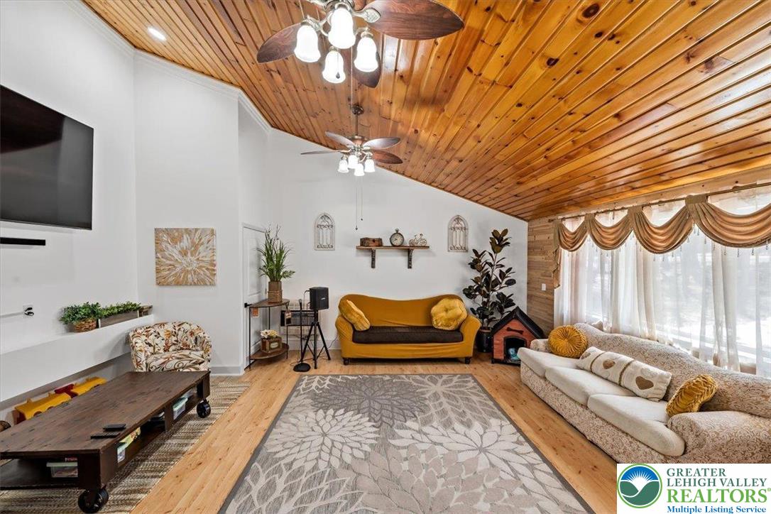 568 South Old Stage Road