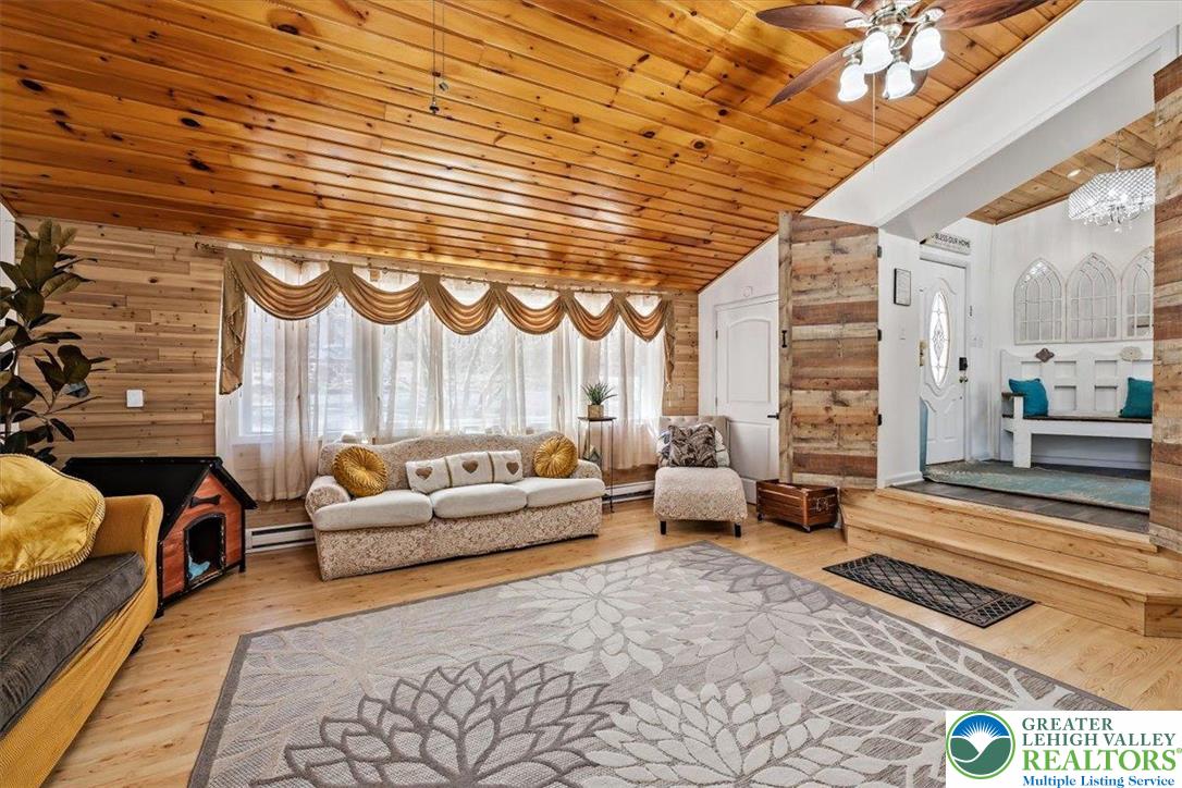 568 South Old Stage Road