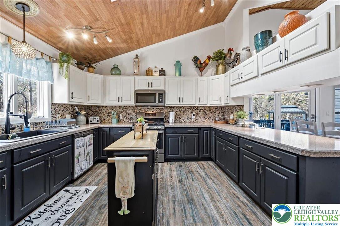 568 South Old Stage Road