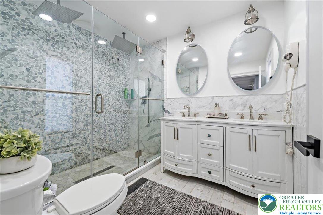 568 South Old Stage Road