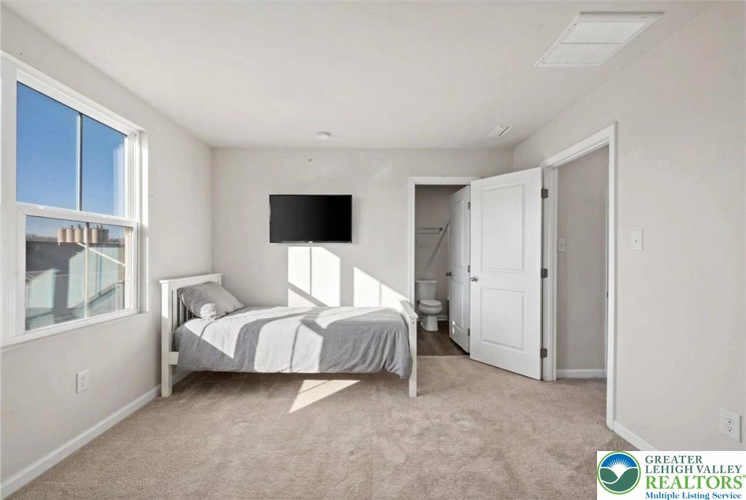 2142 Cross Country Road