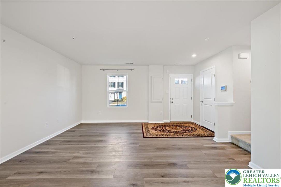 2142 Cross Country Road