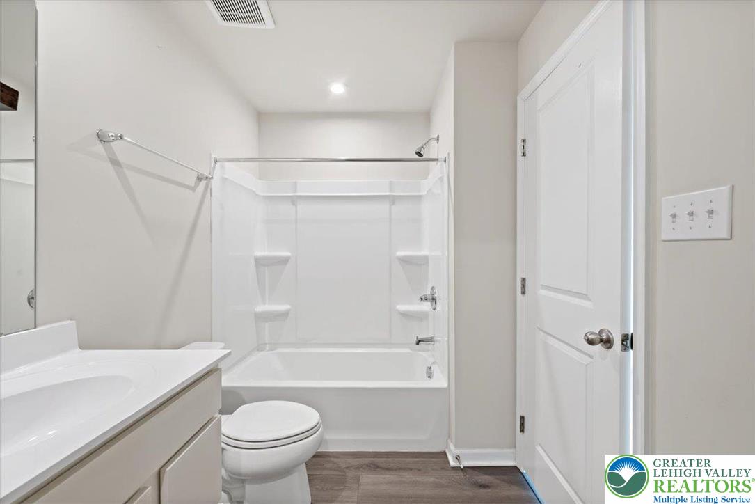 2142 Cross Country Road