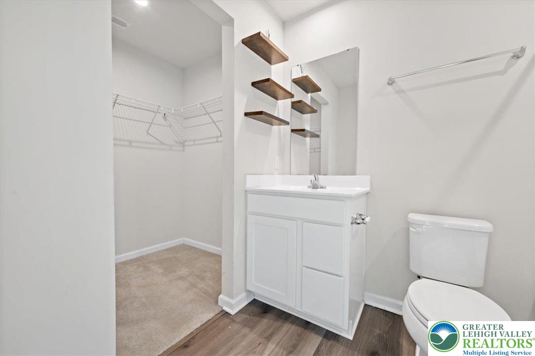 2142 Cross Country Road