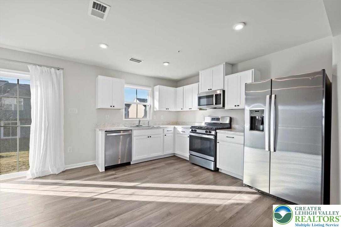 2142 Cross Country Road