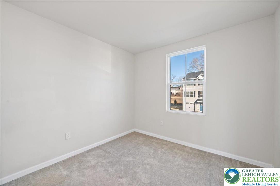 2142 Cross Country Road