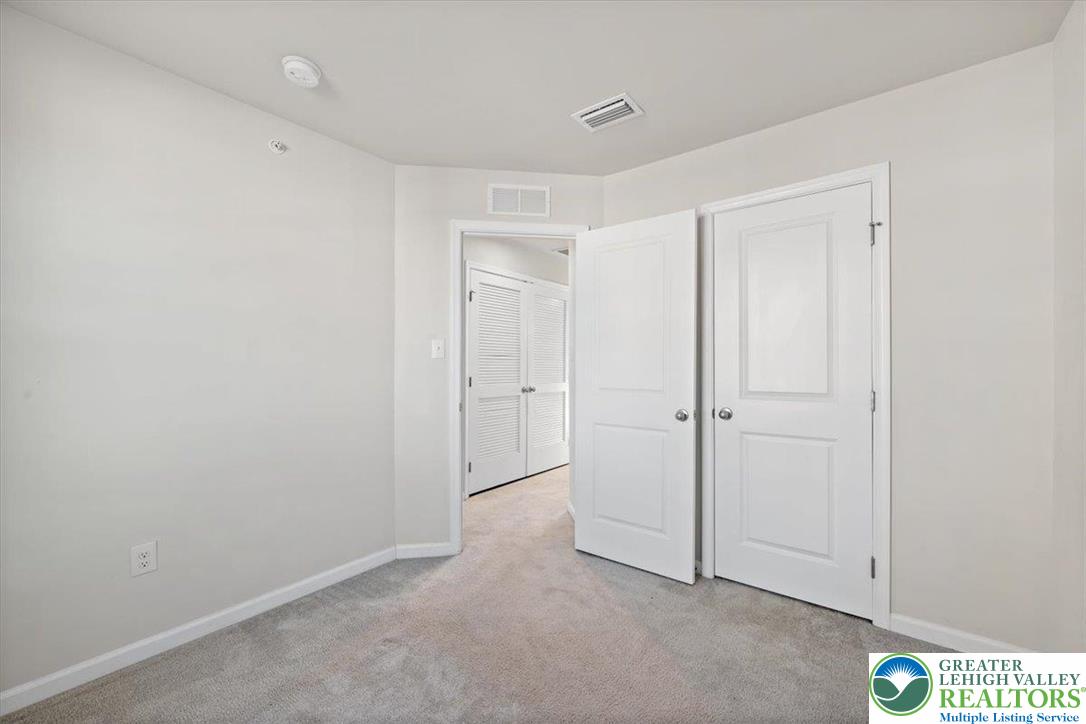 2142 Cross Country Road