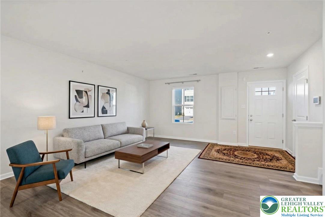 2142 Cross Country Road