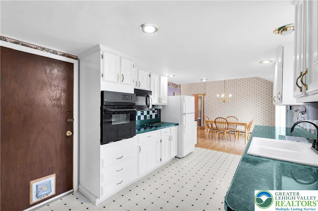 1335 Stonesthrow Road