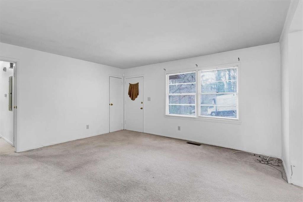 3272 Kingston Road NW