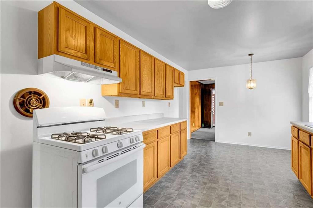 3272 Kingston Road NW