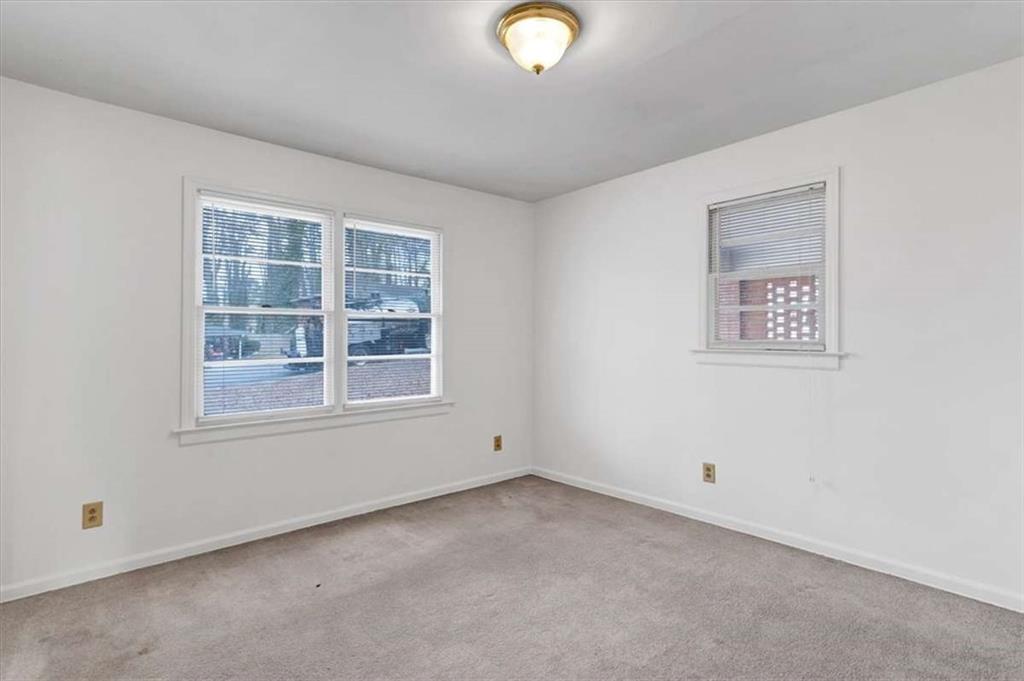 3272 Kingston Road NW