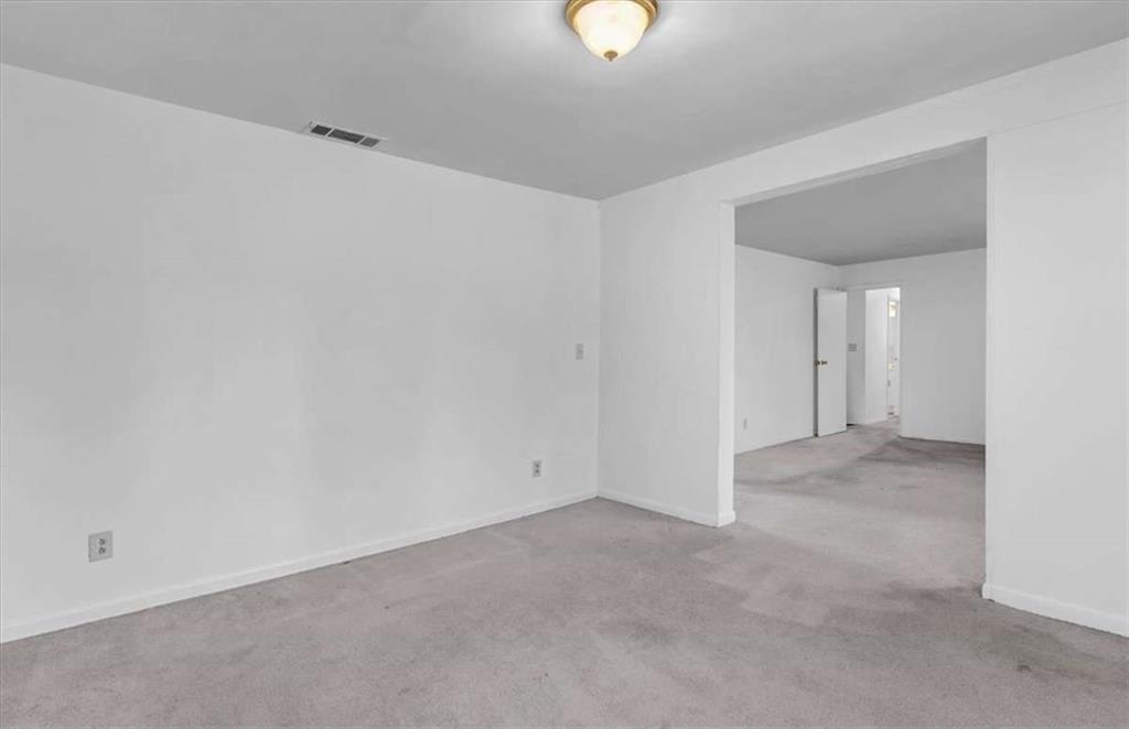 3272 Kingston Road NW