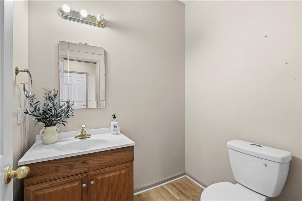 991 Bay Pointe Way SW