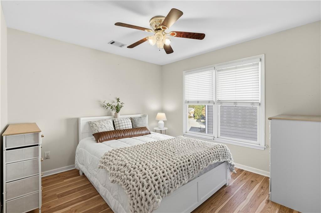 991 Bay Pointe Way SW