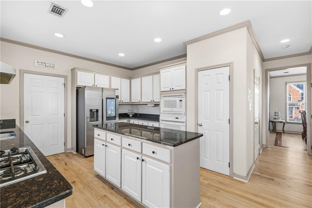 991 Bay Pointe Way SW