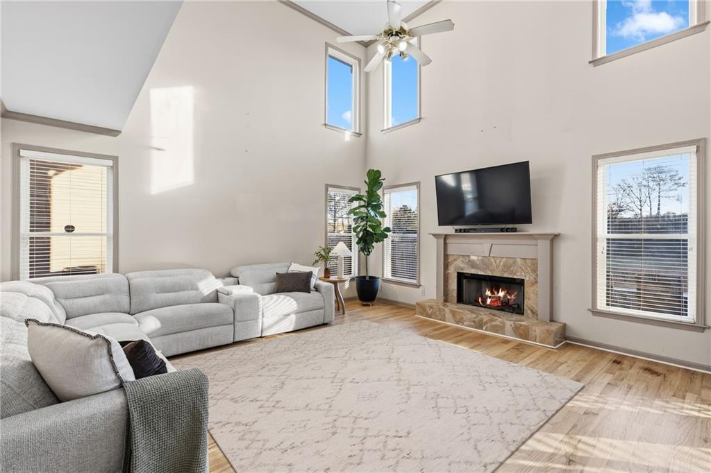 991 Bay Pointe Way SW