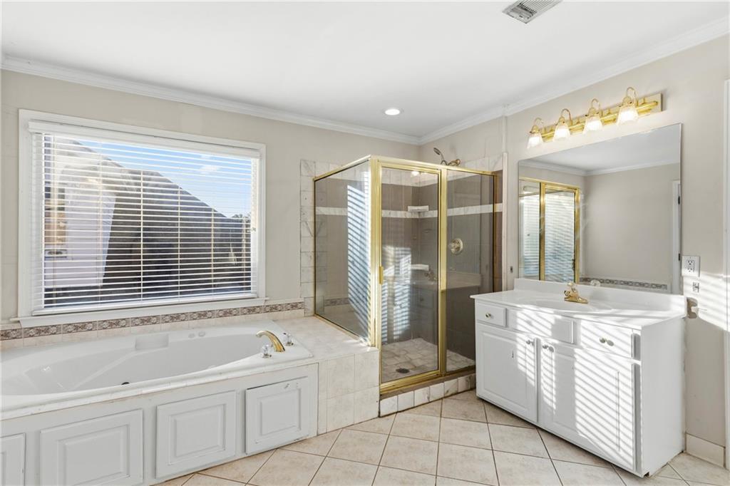 991 Bay Pointe Way SW