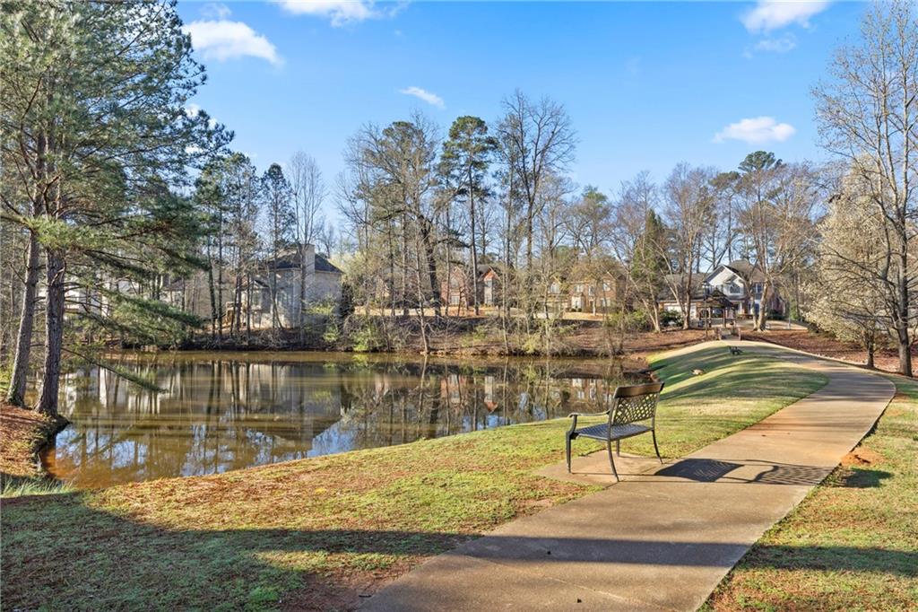 991 Bay Pointe Way SW