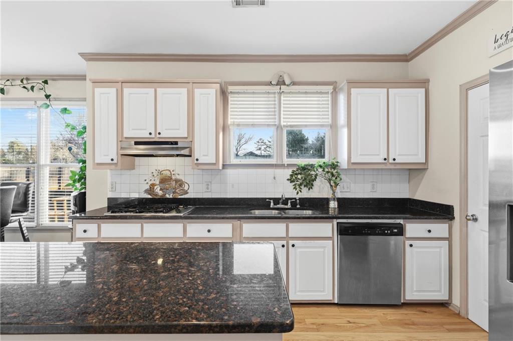 991 Bay Pointe Way SW