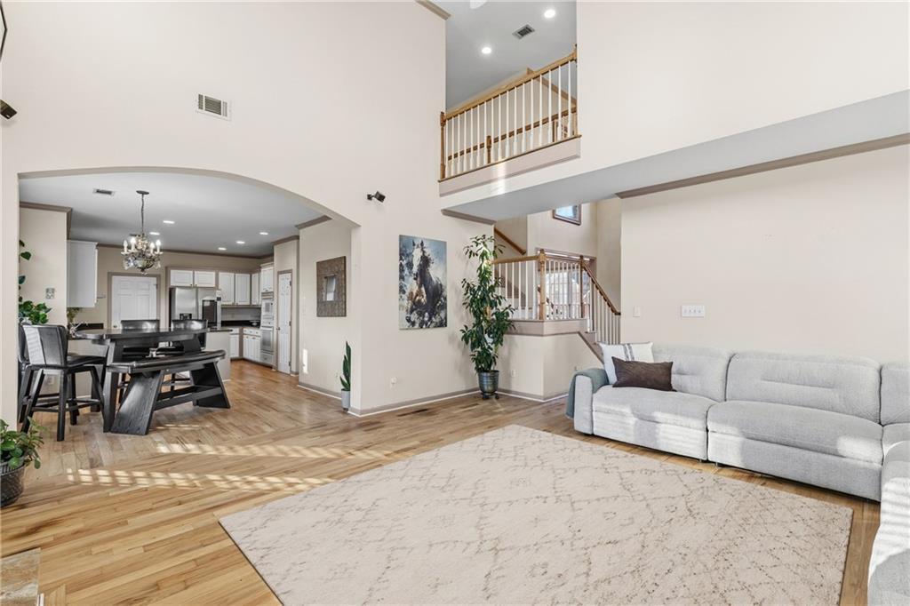 991 Bay Pointe Way SW