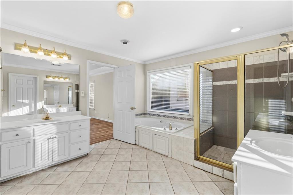 991 Bay Pointe Way SW